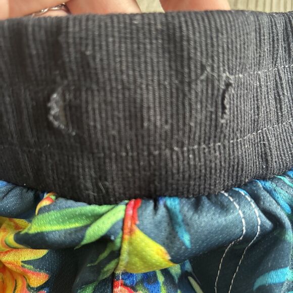 American Stitch Tropical Parrot Floral Shorts Size Large - Picture 3 of 5